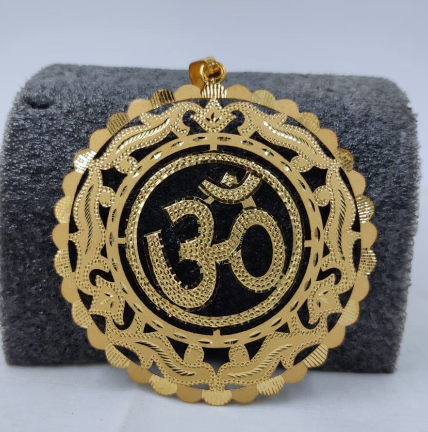 916 Gold Fancy Om Pendant