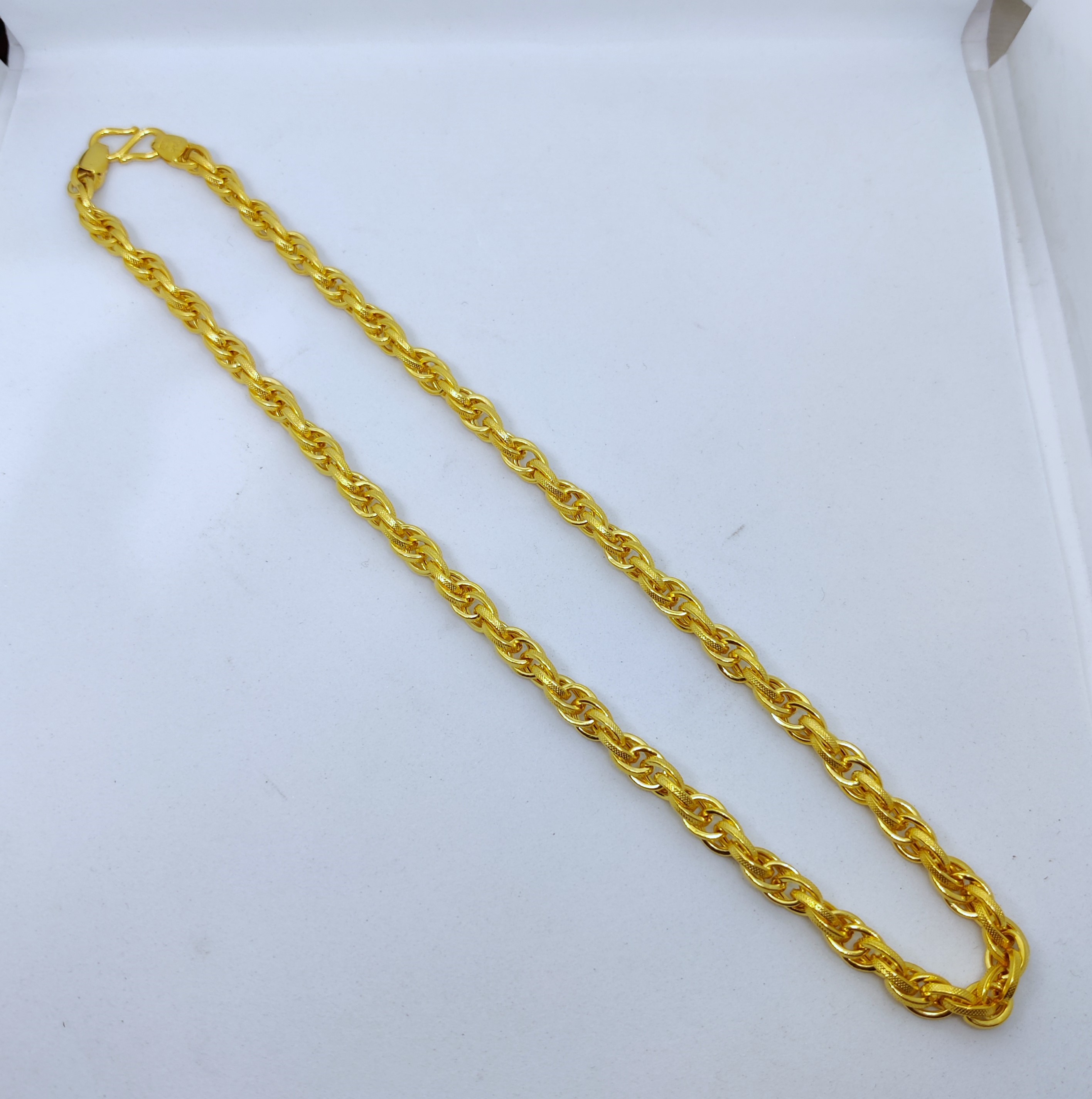 916 Gold Hollow Chain