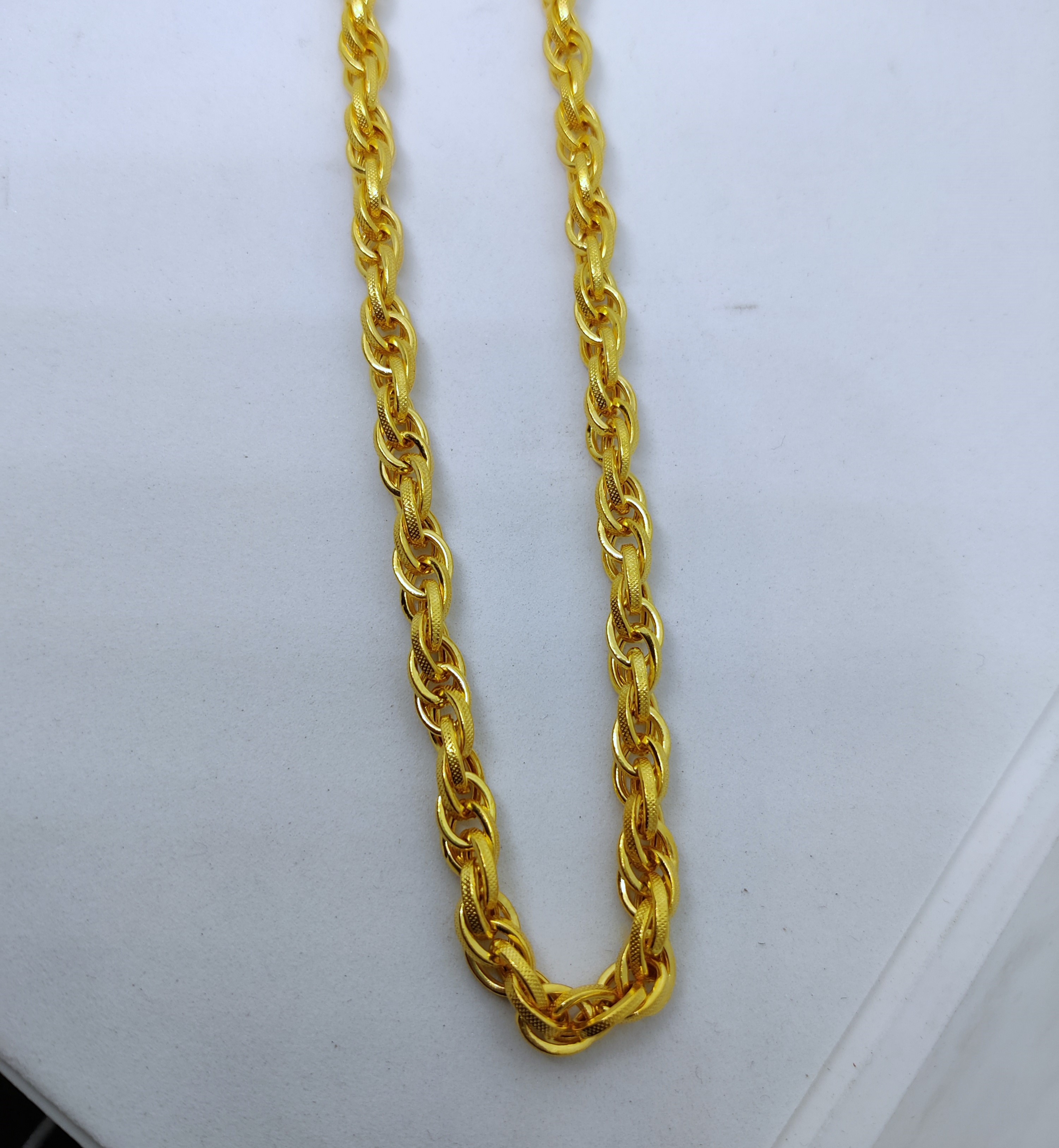 916 Gold Hollow Chain
