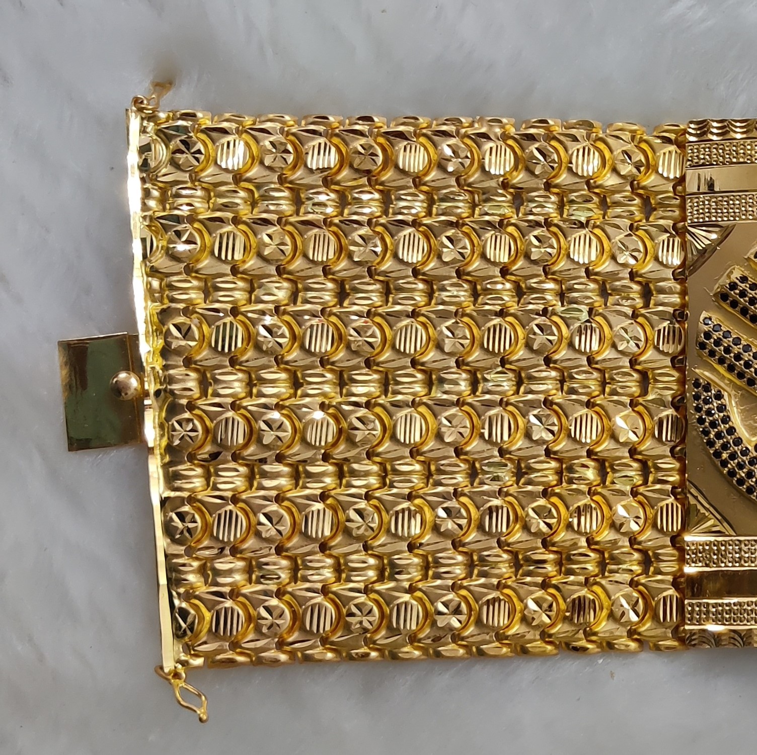 916 Gold Fancy Bahubali Lucky