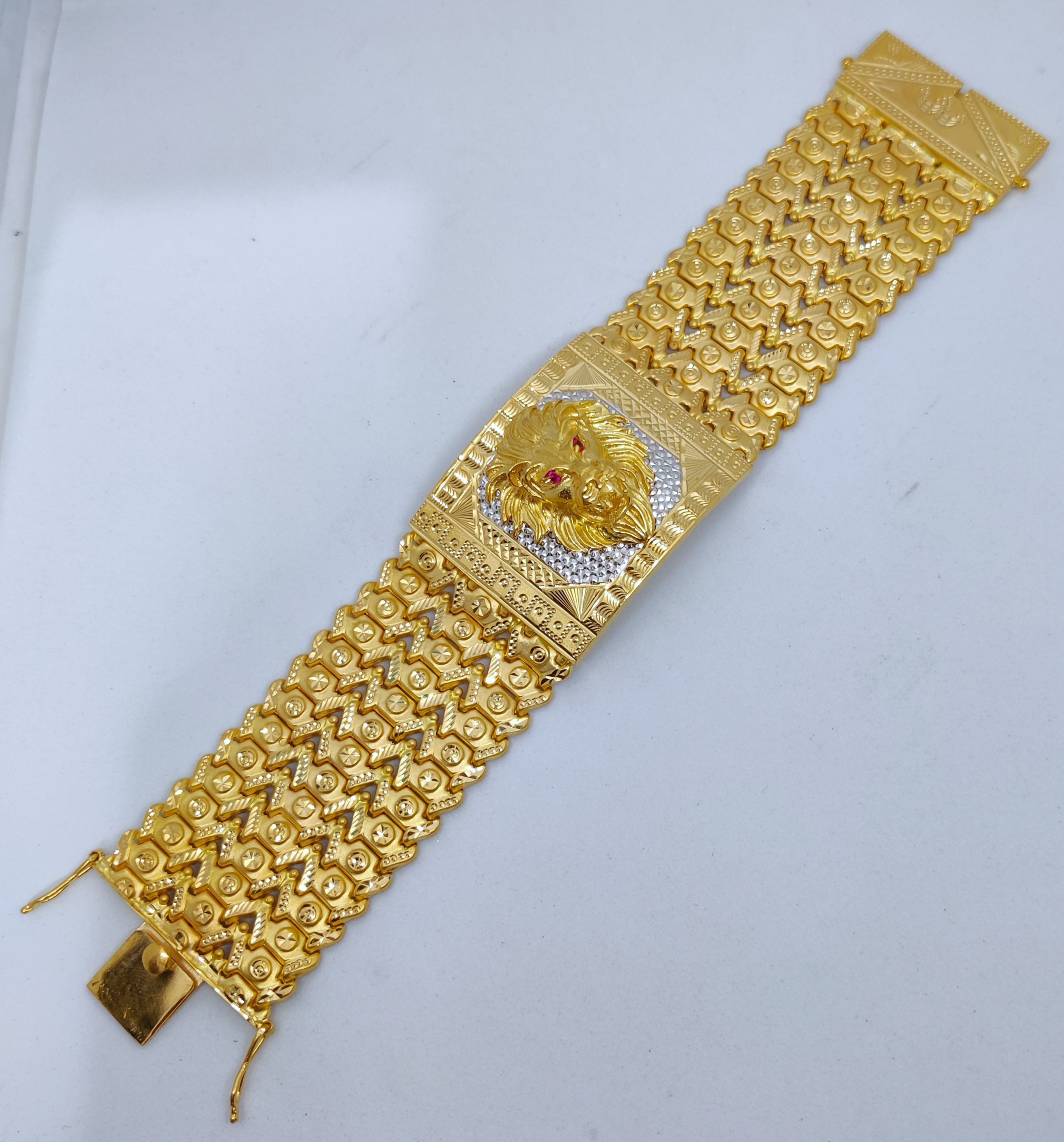 916 Gold Bahubali Lione Face Lucky