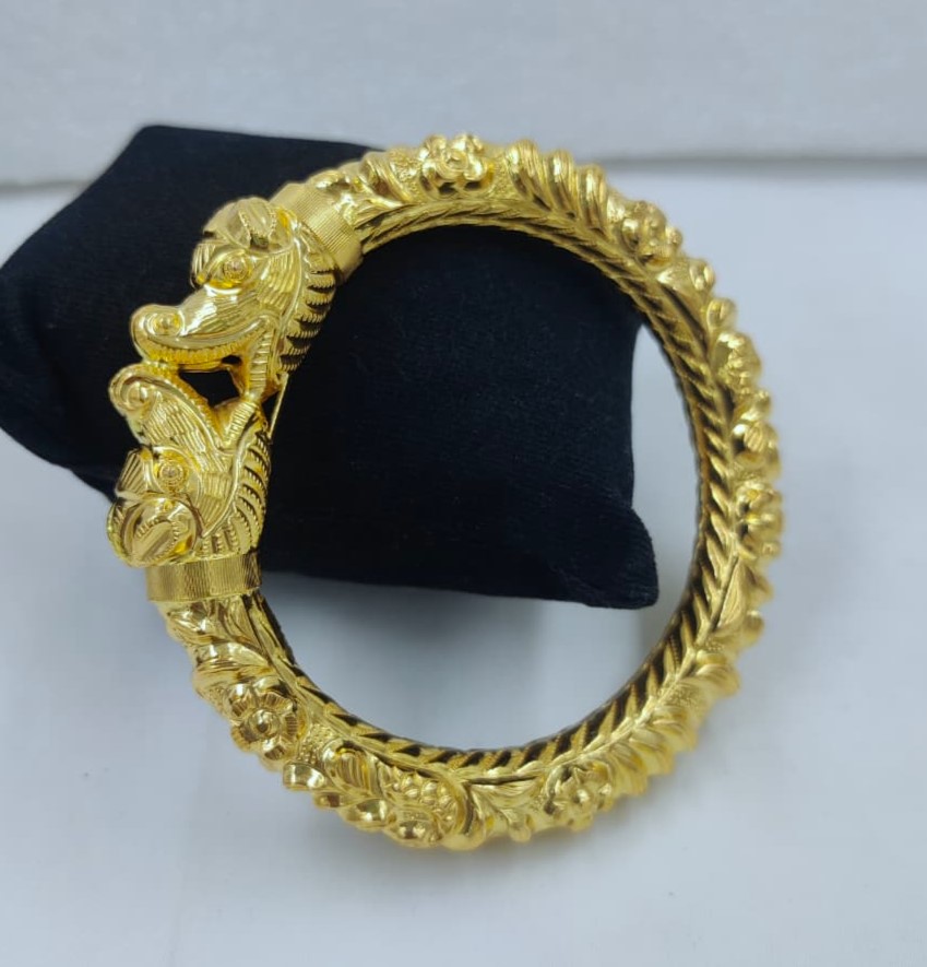 916 Gold Chitarai Kada