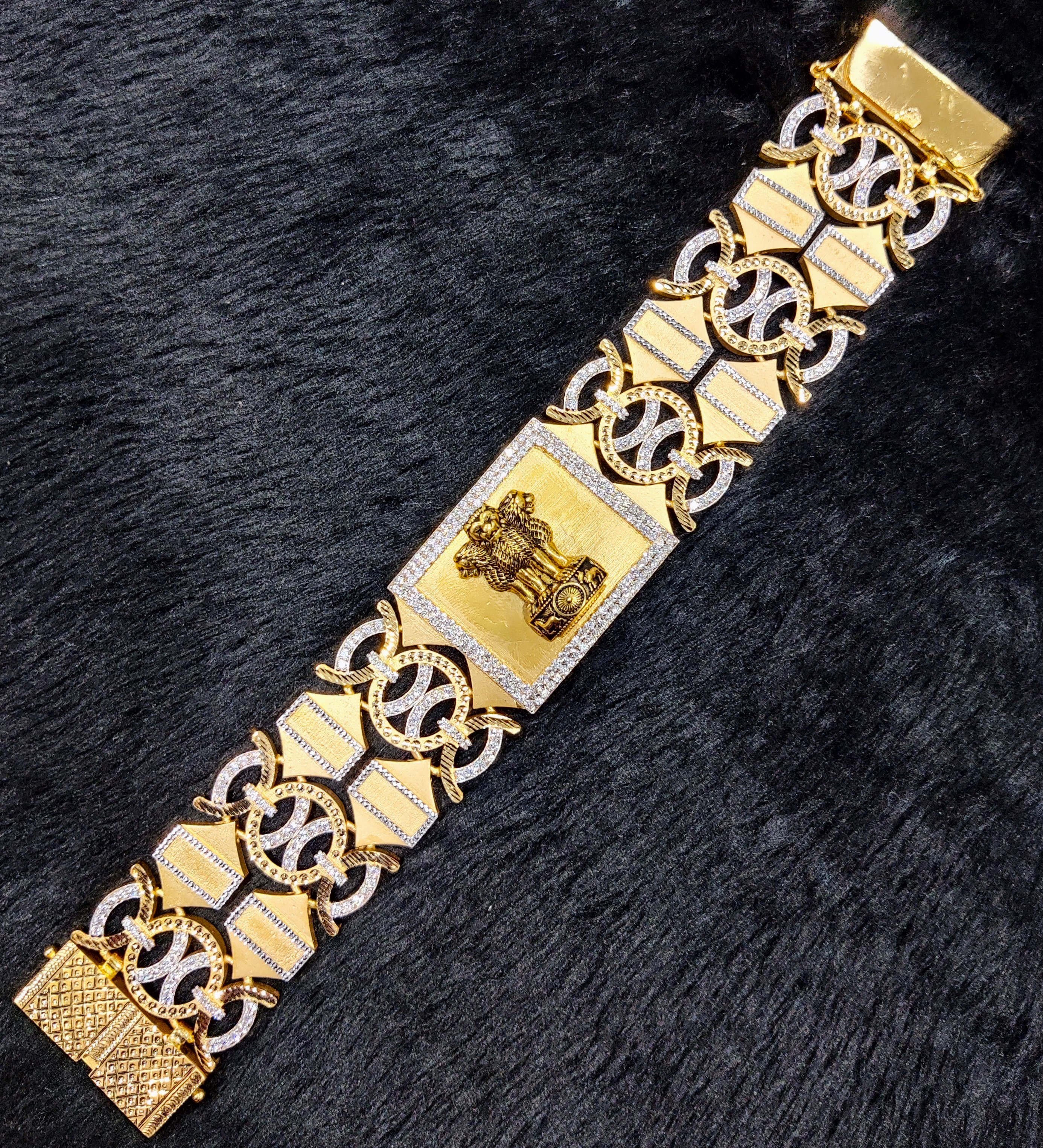 916 Gold Fancy Ashokstambh Braclet-10