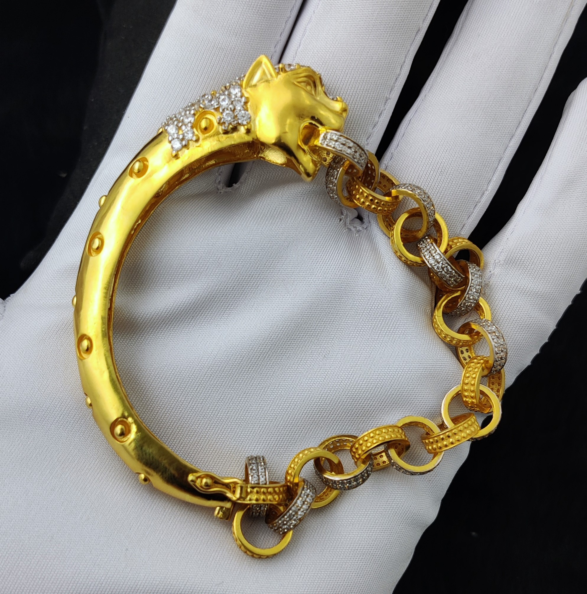 916 Gold Fancy Jeguar Pendant-11