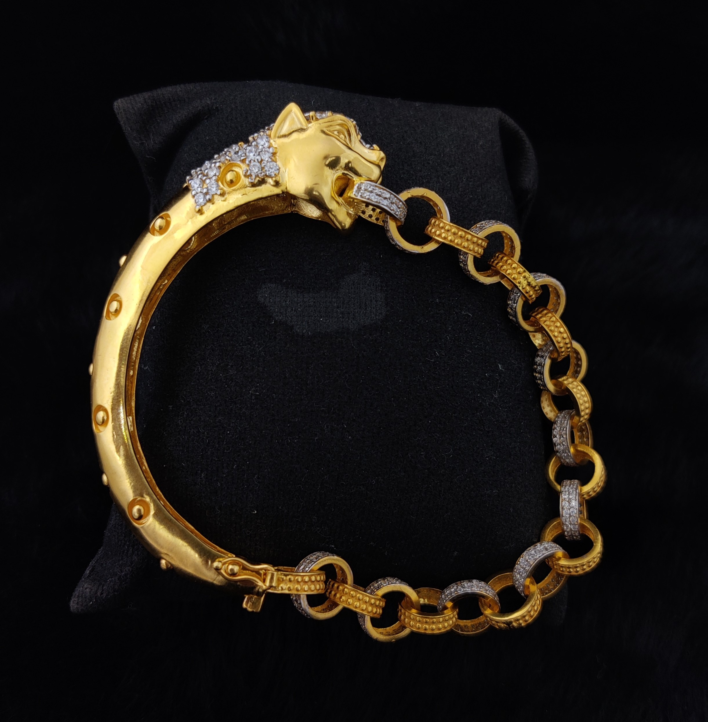 916 Gold Fancy Jeguar Pendant-11