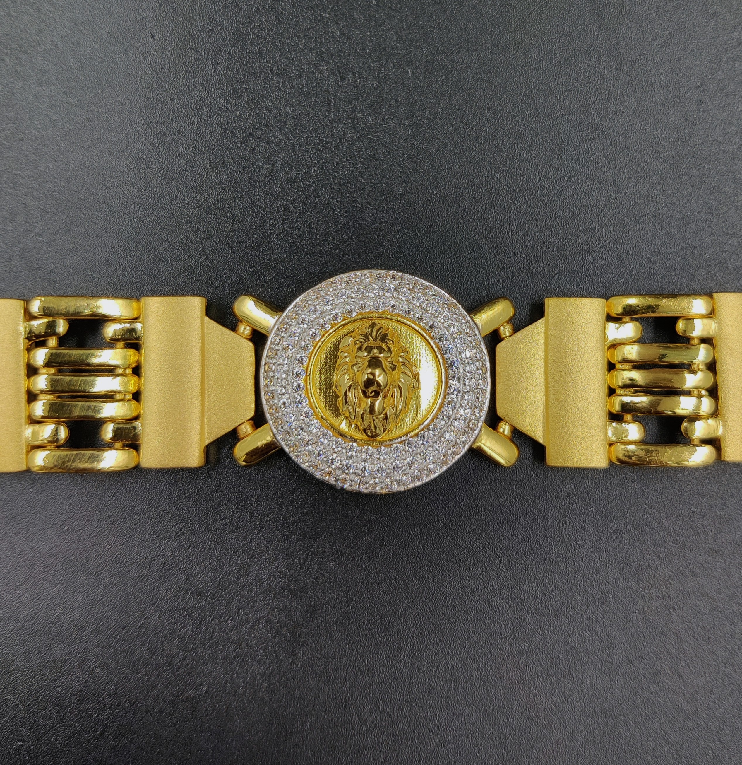 916 Gold Fancy Lion Face Bracelet