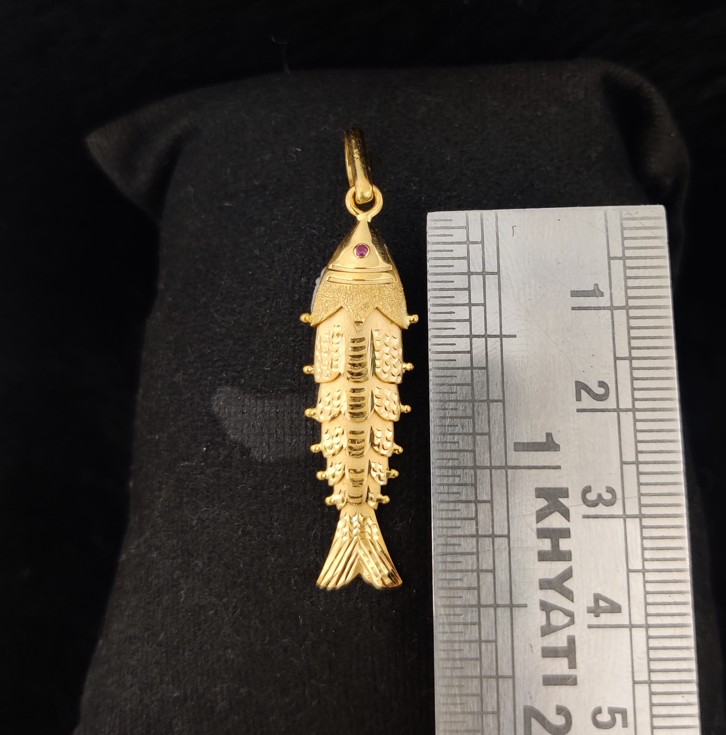 916 Gold Fancy Fish Pendant-56