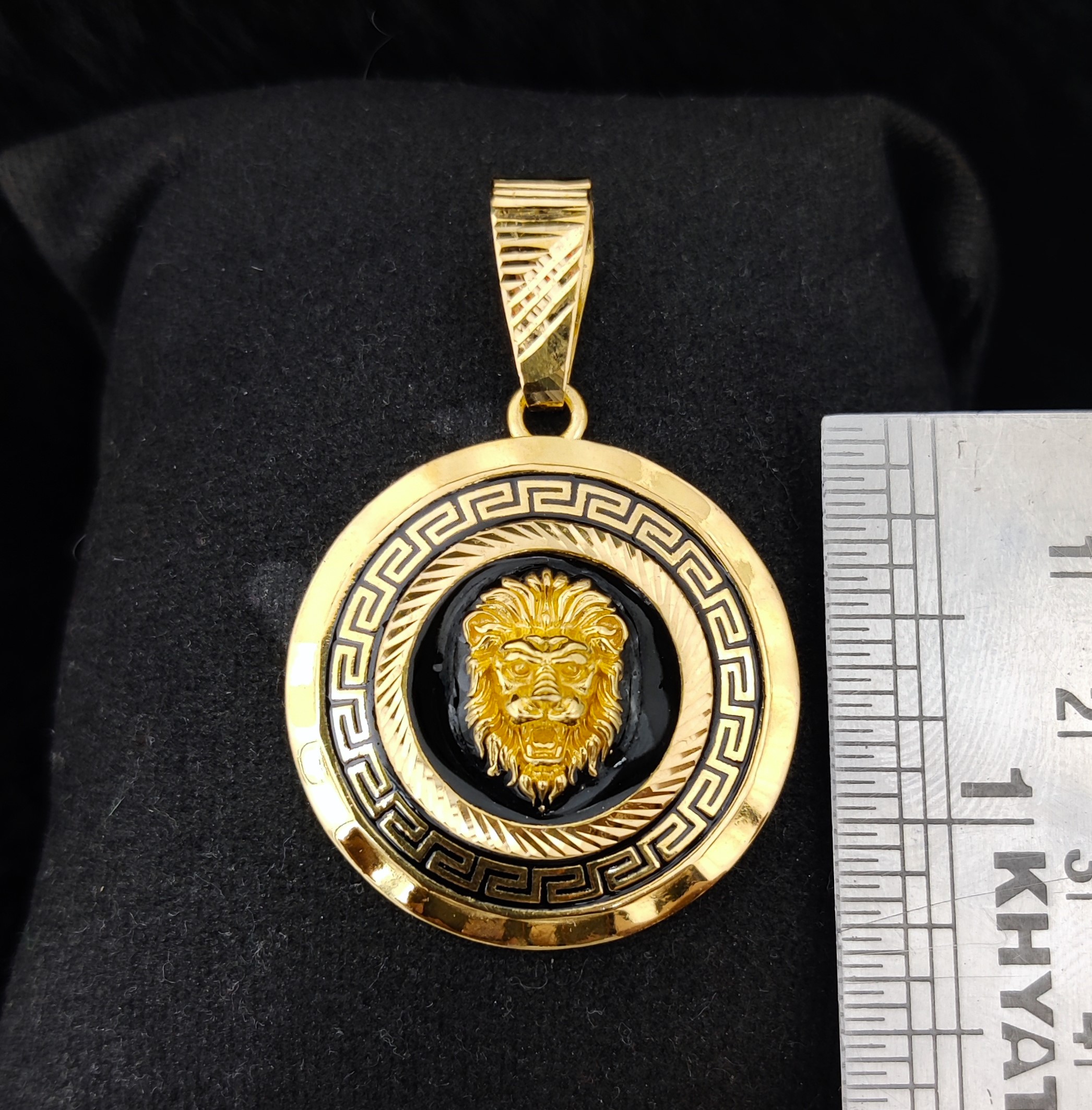 916 Gold Fancy Lion Face Pendant-58
