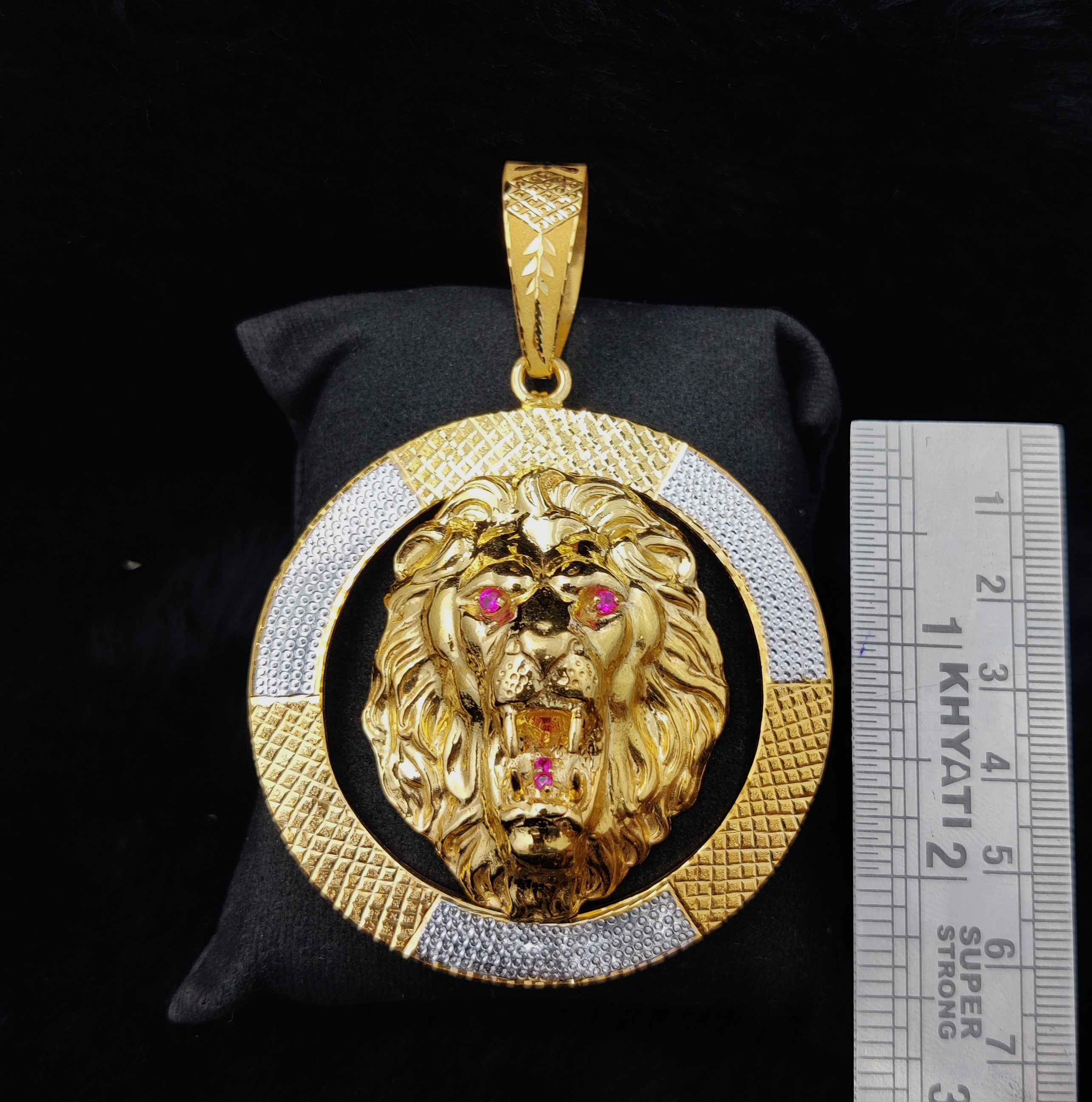 916 Gold Fancy Lion Face Pendant-61