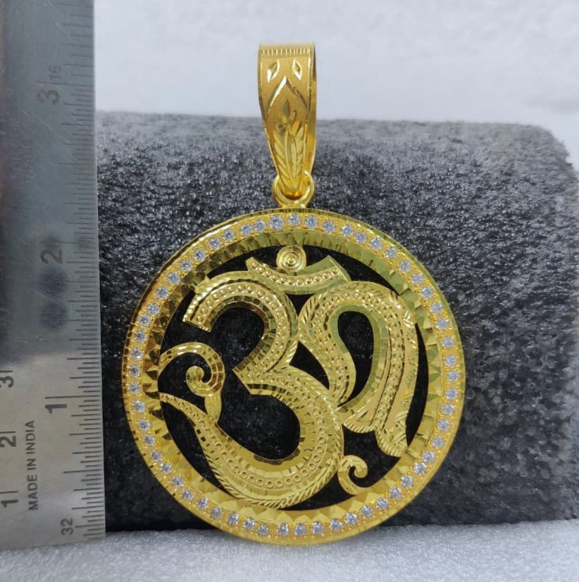 916 Gold Fancy Om Pendant