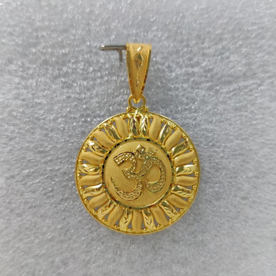 916 Gold Fancy Om Pendant