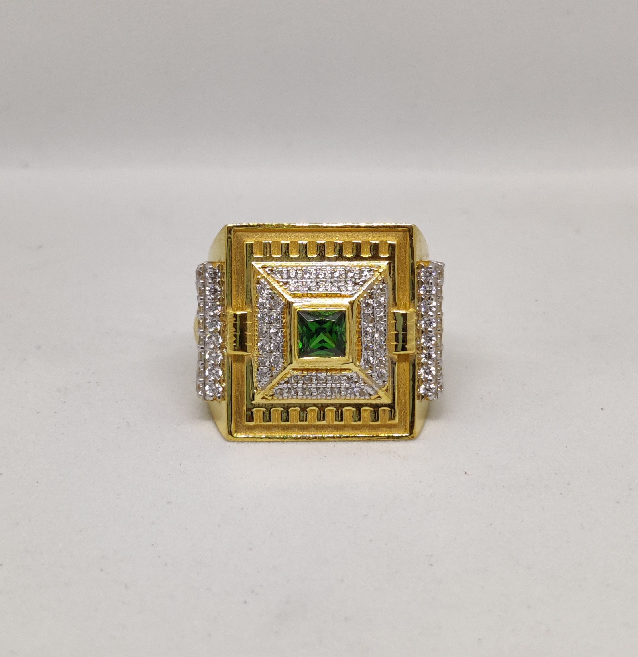 916 Gold Fancy Gent's Ring