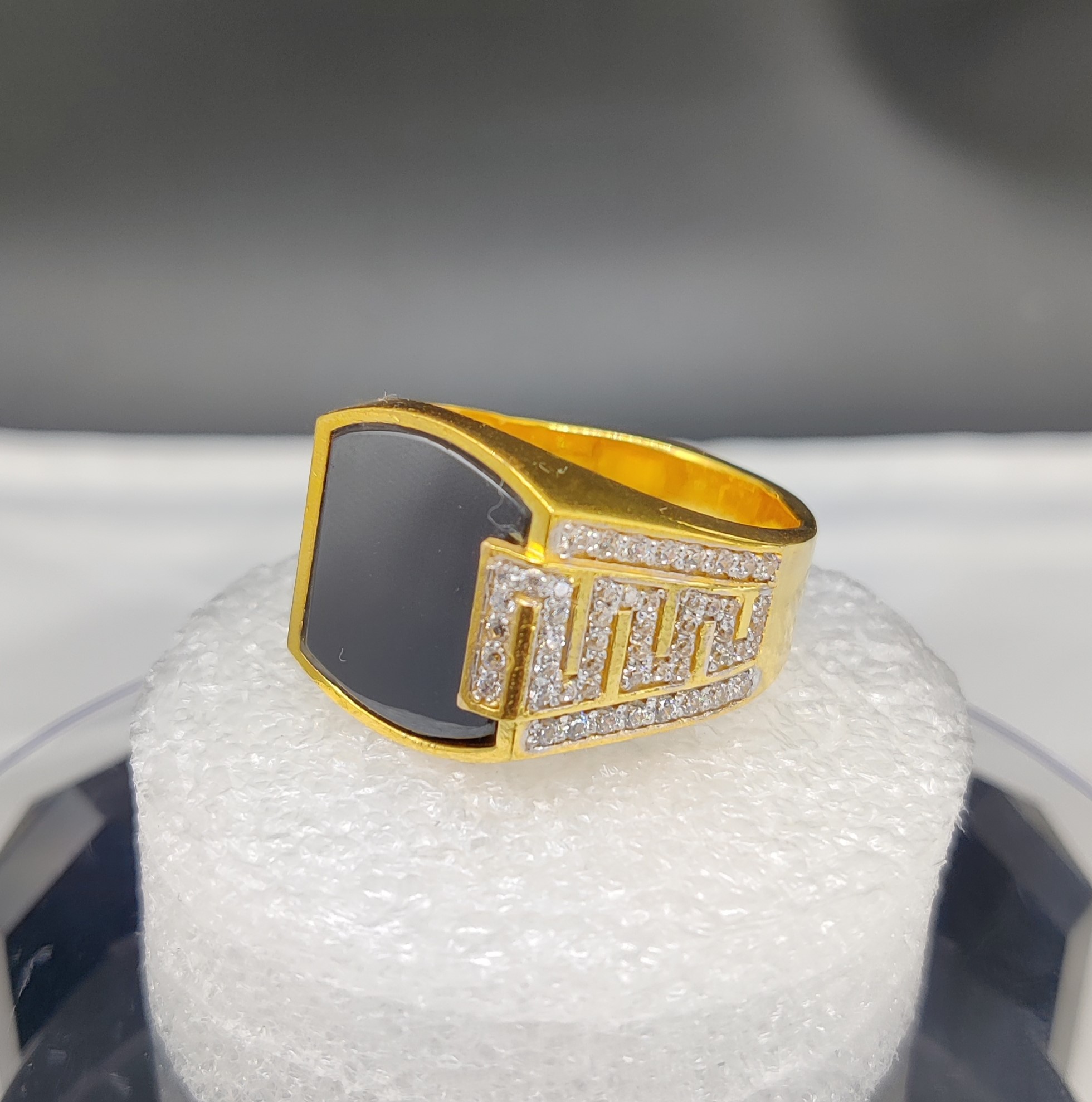 916 Gold Fancy Gent's Ring