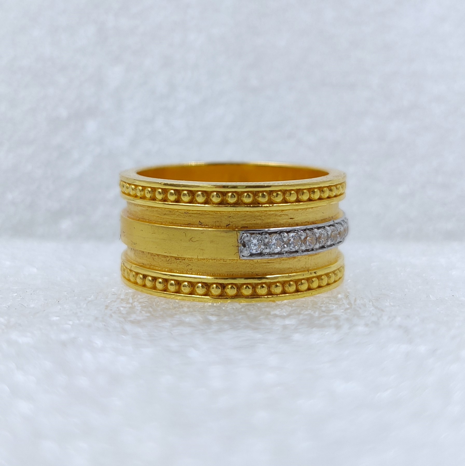 916 Gold Fancy Band Ring