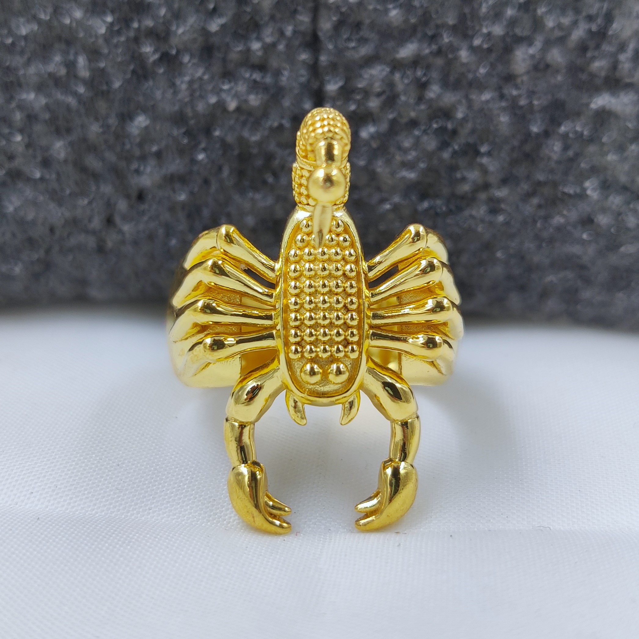916 Gold Fancy Scorpion Ring