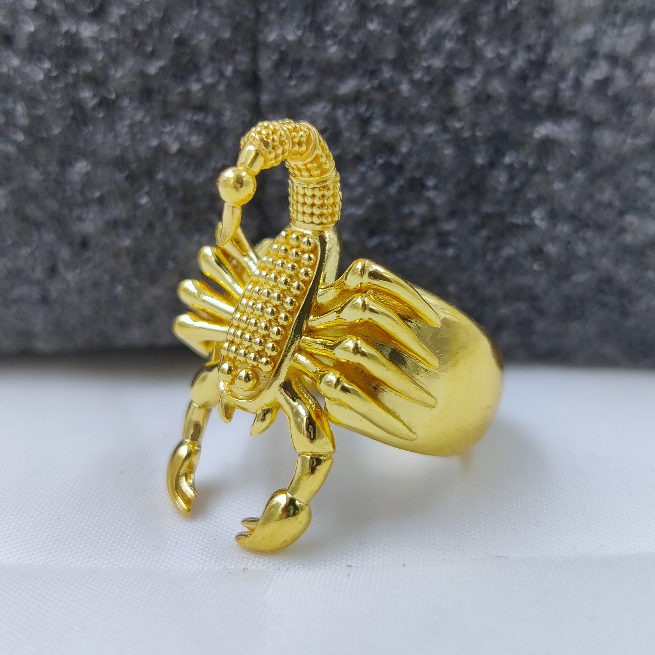 916 Gold Fancy Scorpion Ring
