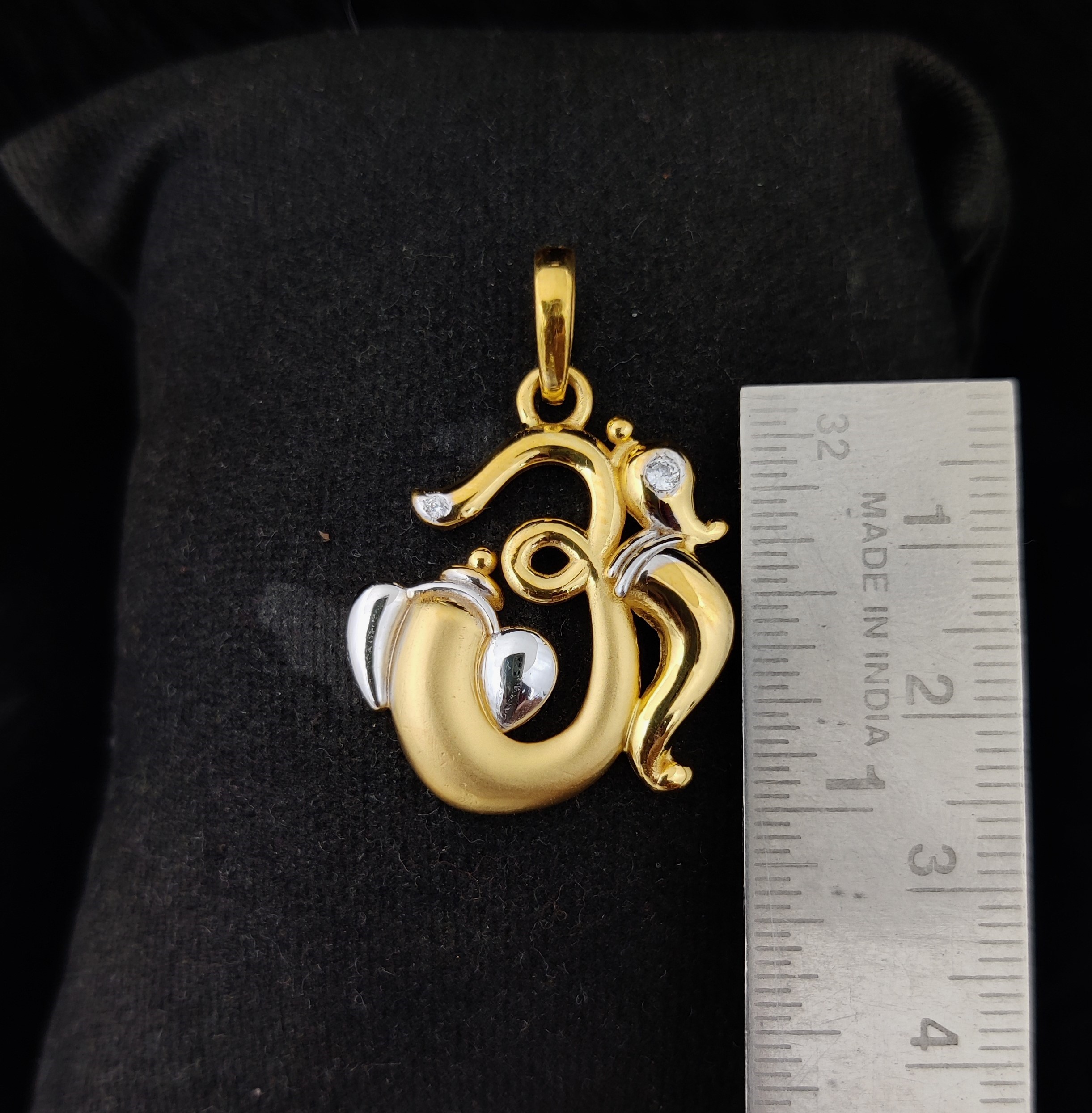 916 Gold Fancy Om Pendant-19
