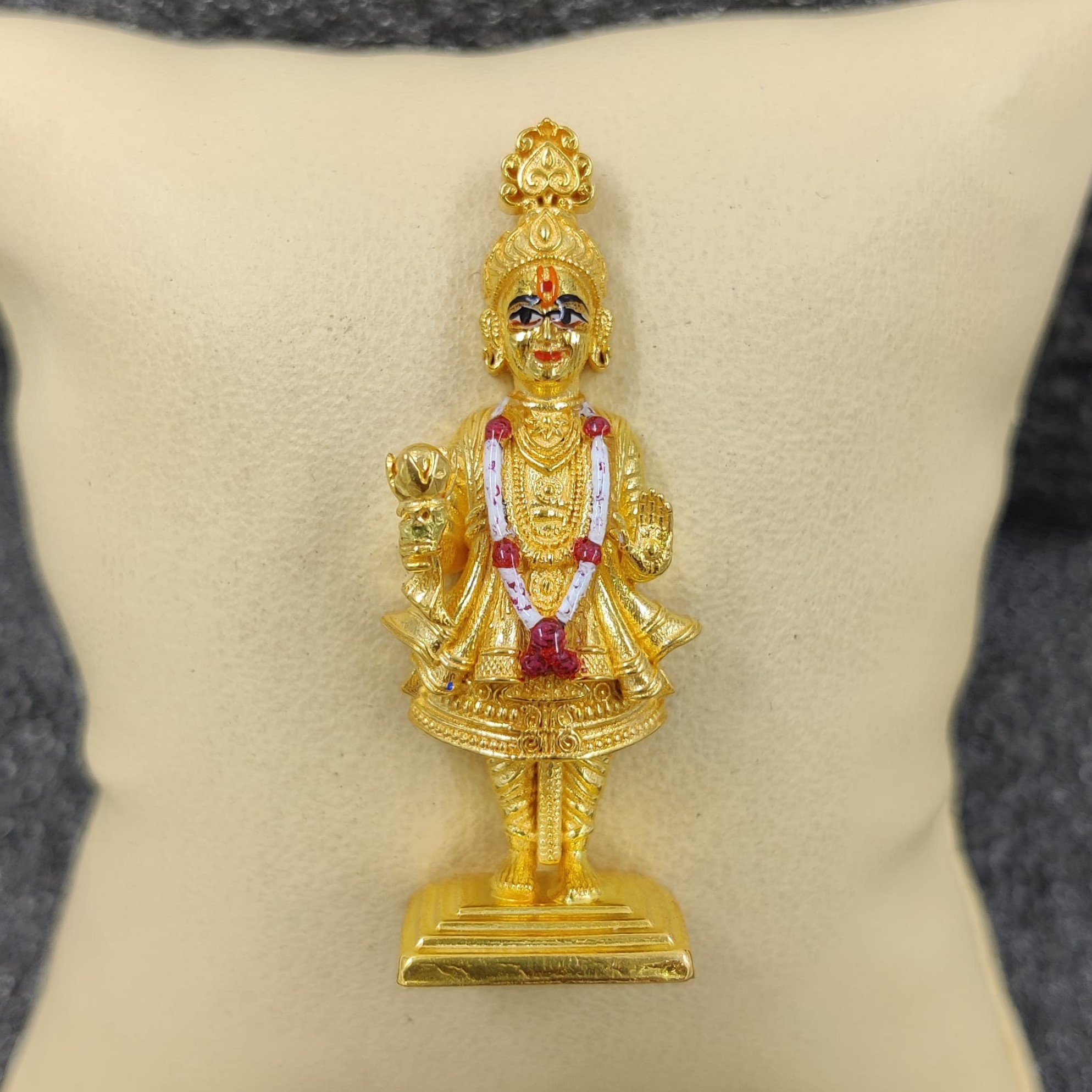 916 Gold Ghanshyam Maharaj Statue