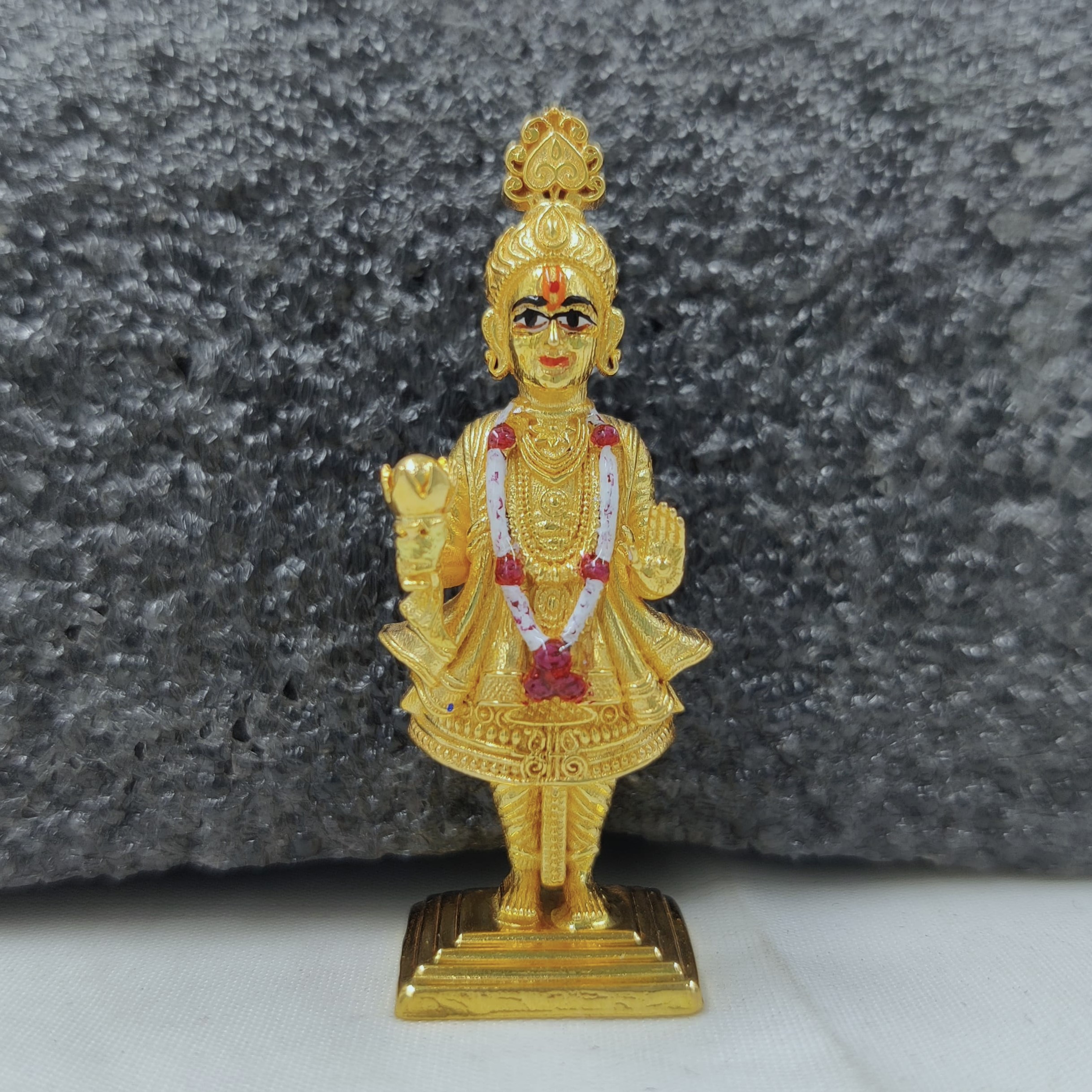 916 Gold Ghanshyam Maharaj Statue