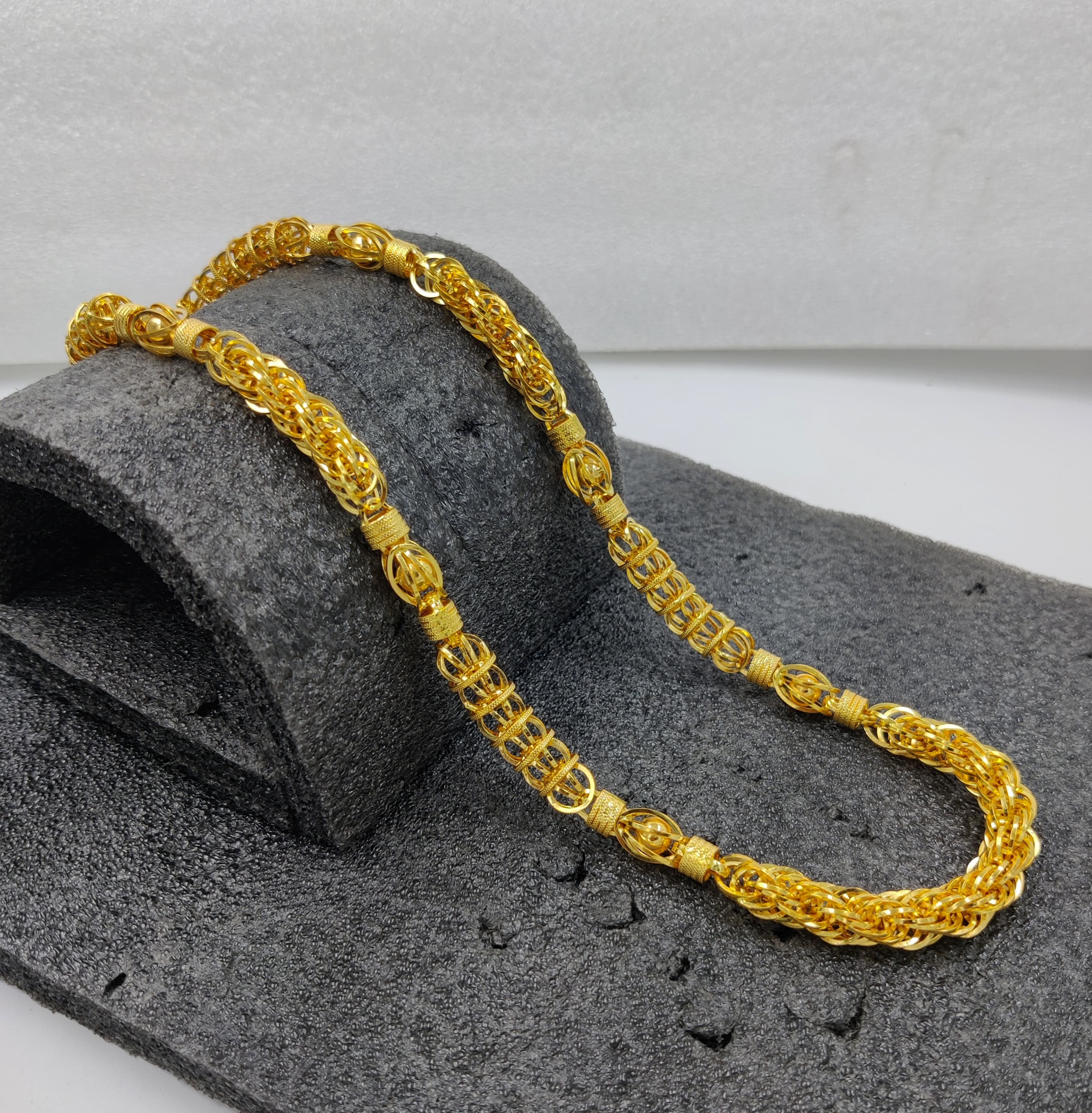 916 Gold Hollow Chain