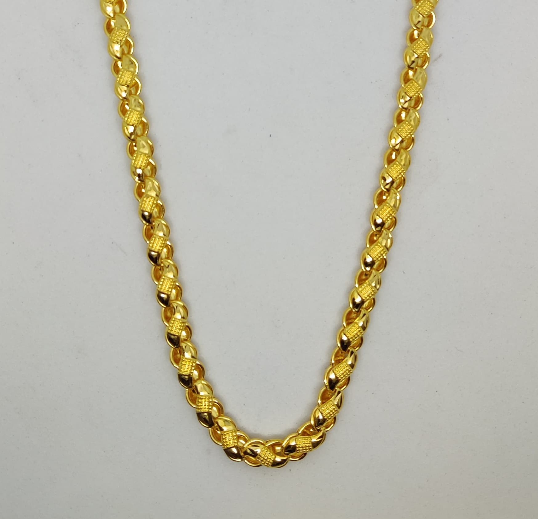 916 Gold Hollow Lotas Chain