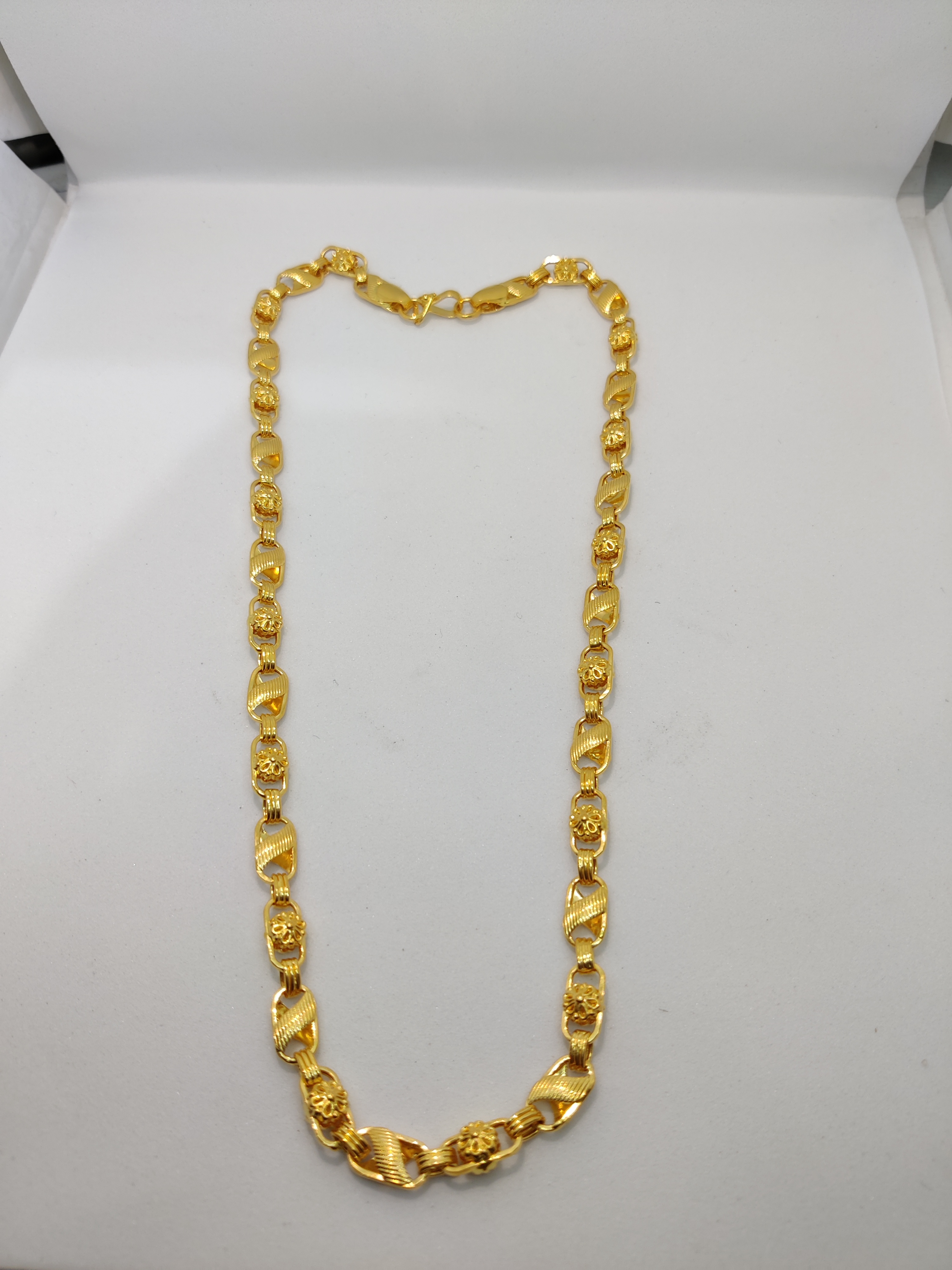 916 Gold Hollow Chain