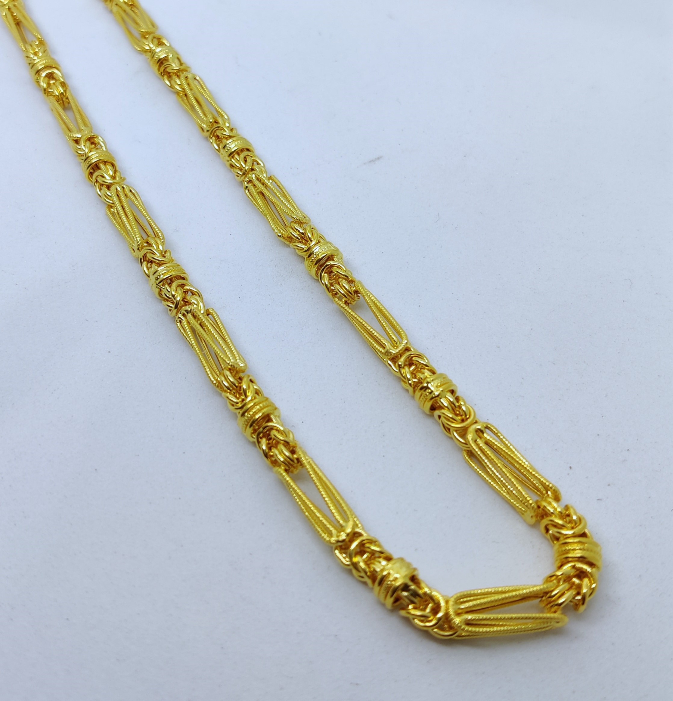 916 Gold Hollow Chain