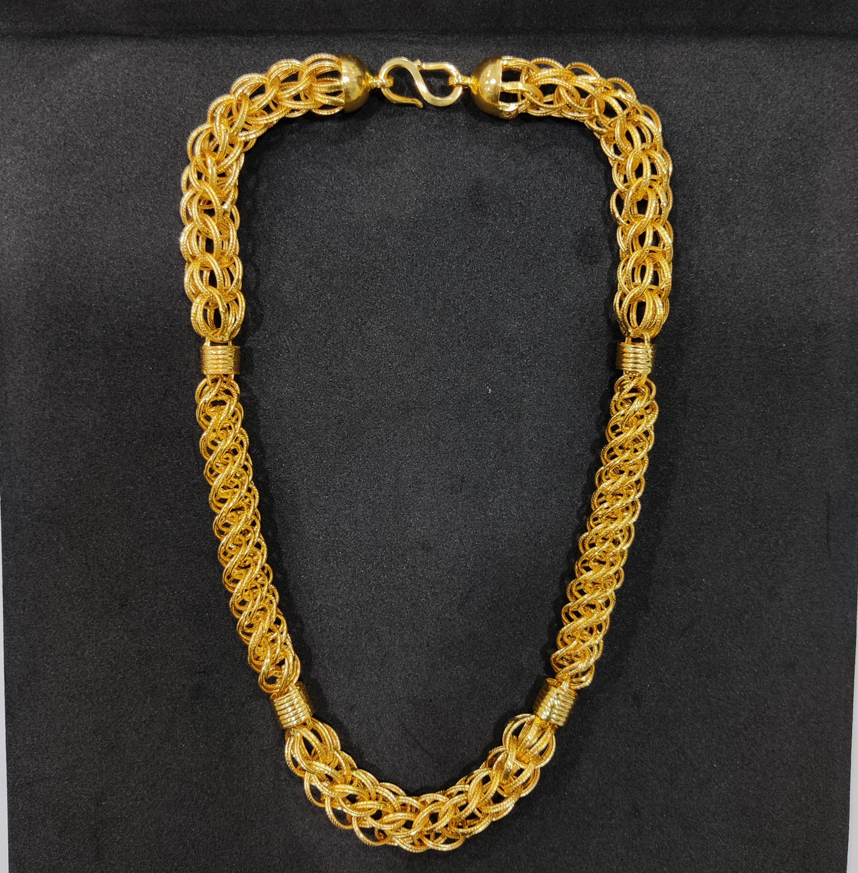 916 Gold Hollow Chain