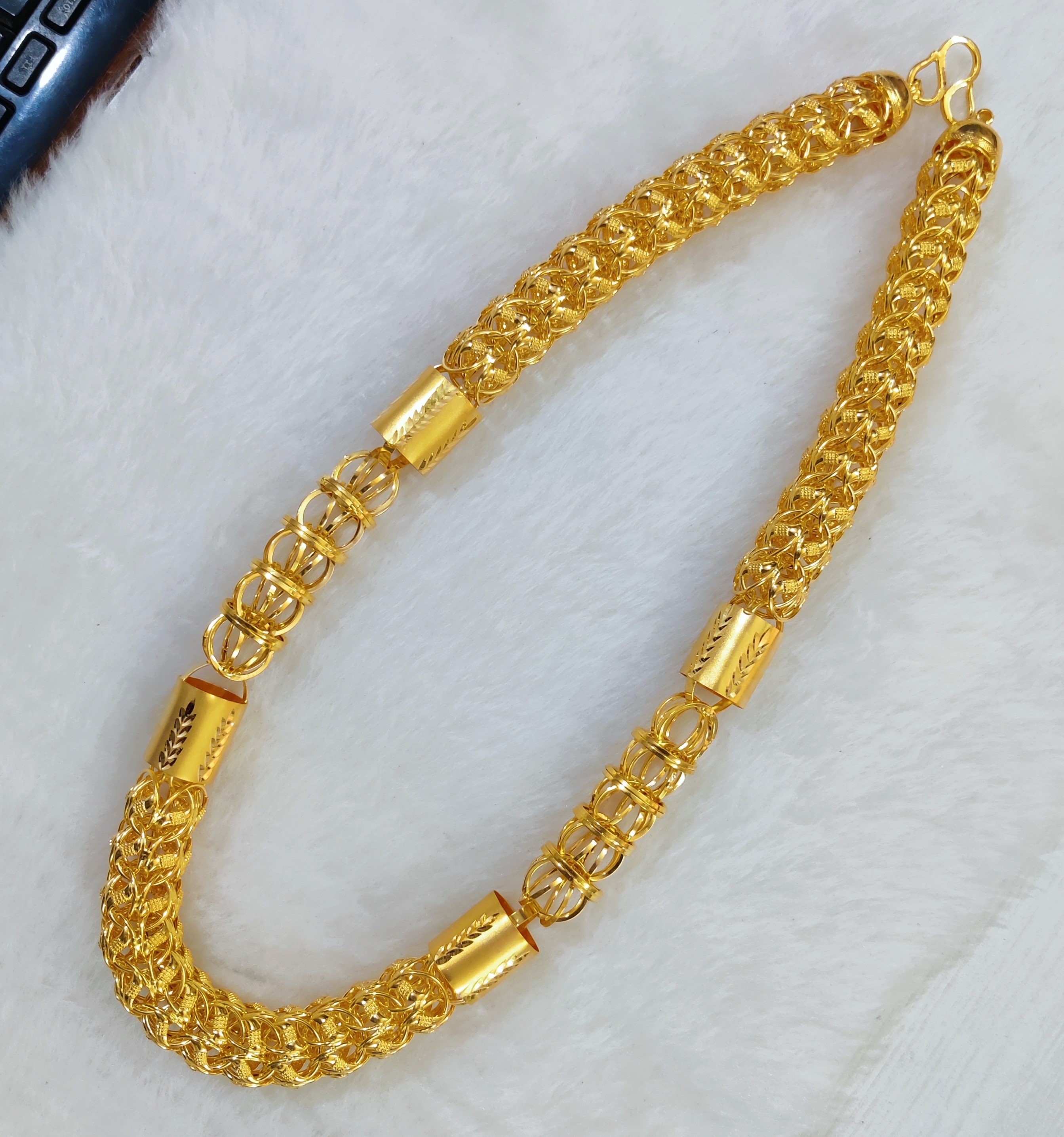 916 Gold Hollow Chain