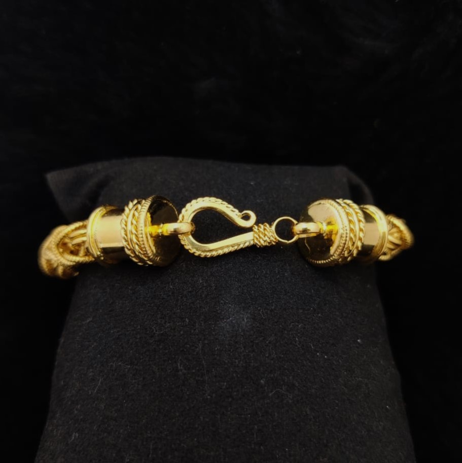 916 Gold Fancy Hollow Lucky