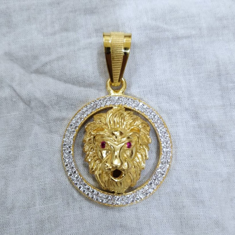 916 Gold Fancy Lion Face Pendant