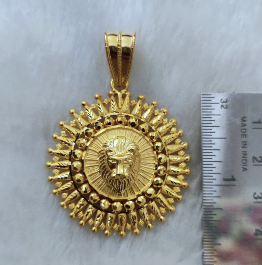 916 Gold Fancy Lion Face Pendant
