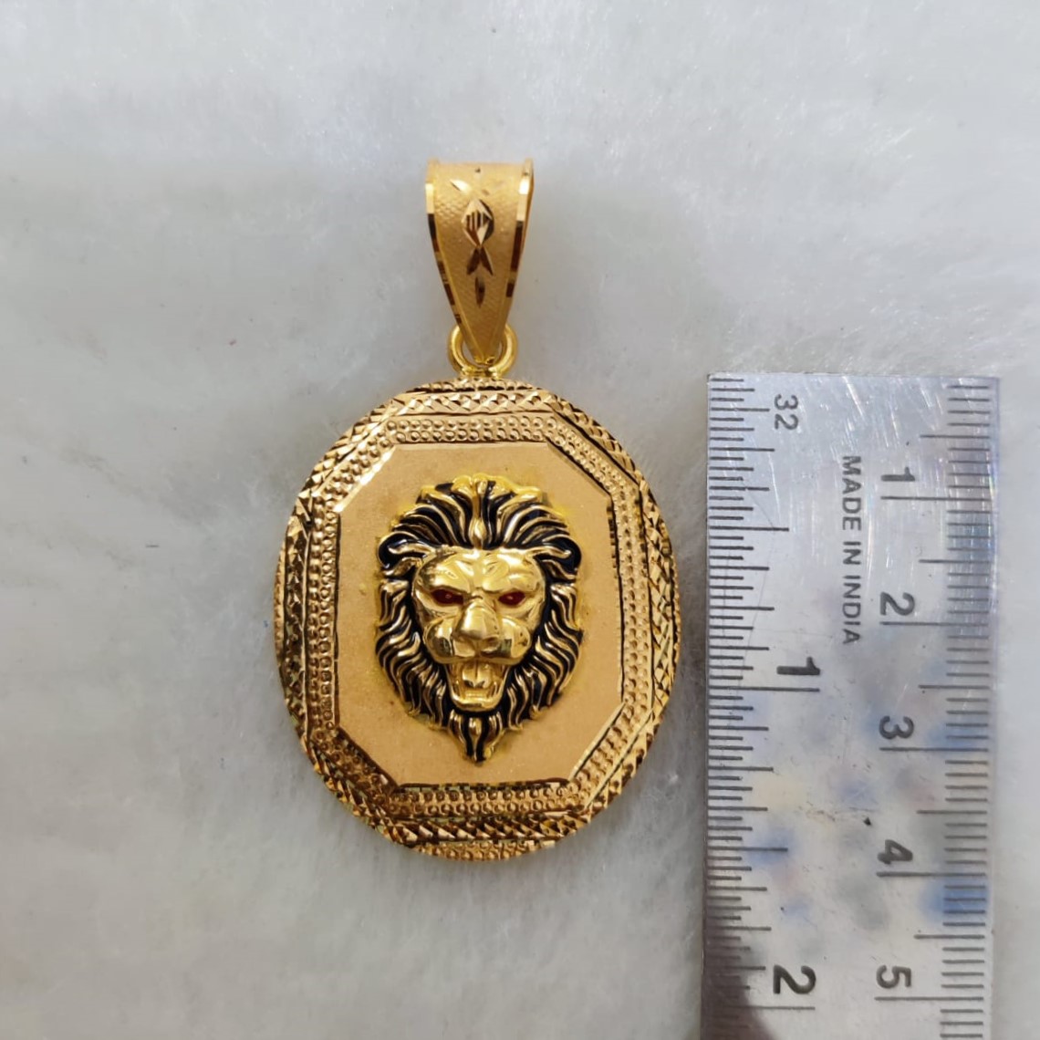 916 Gold Fancy Lion Face Pendant