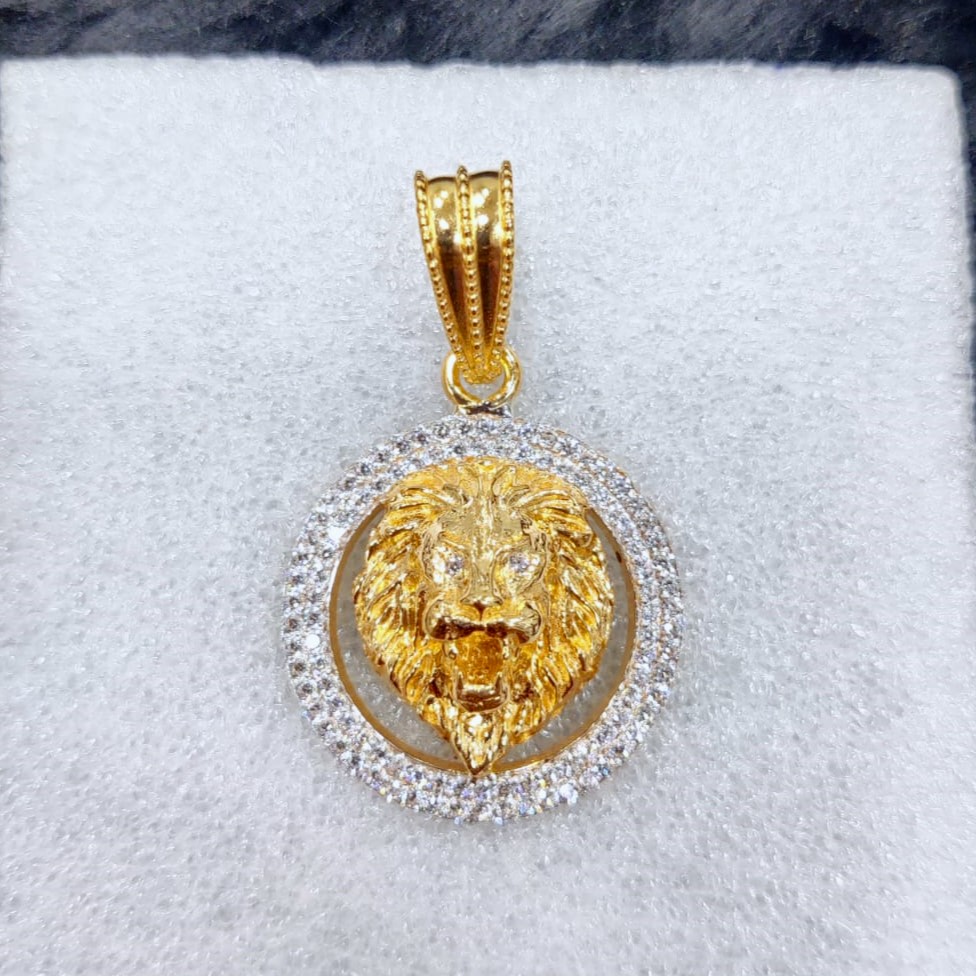 916 Gold Fancy Lion Face Pendant