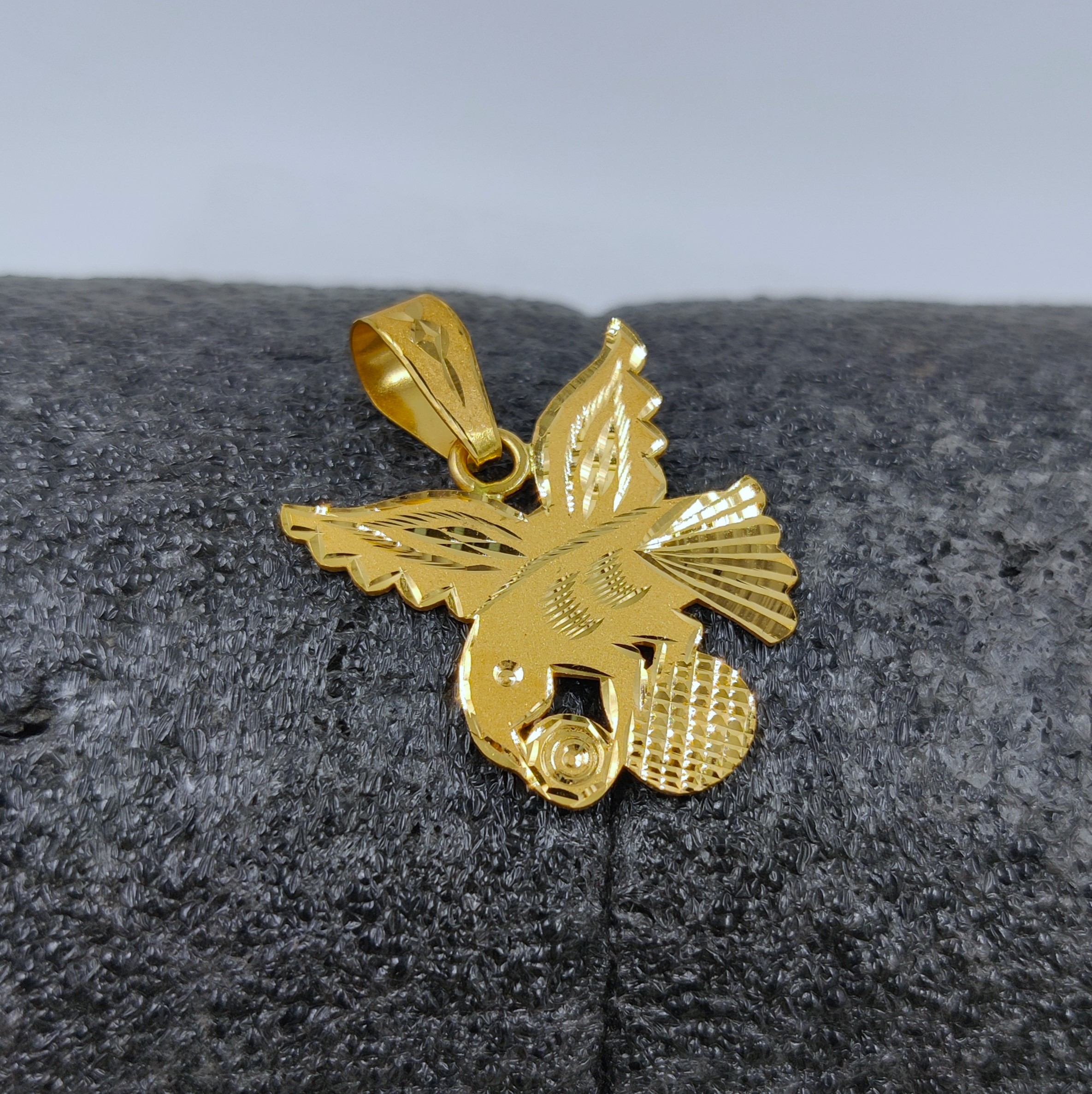 916 Gold Fancy Aricutting Eagle Pendant-39