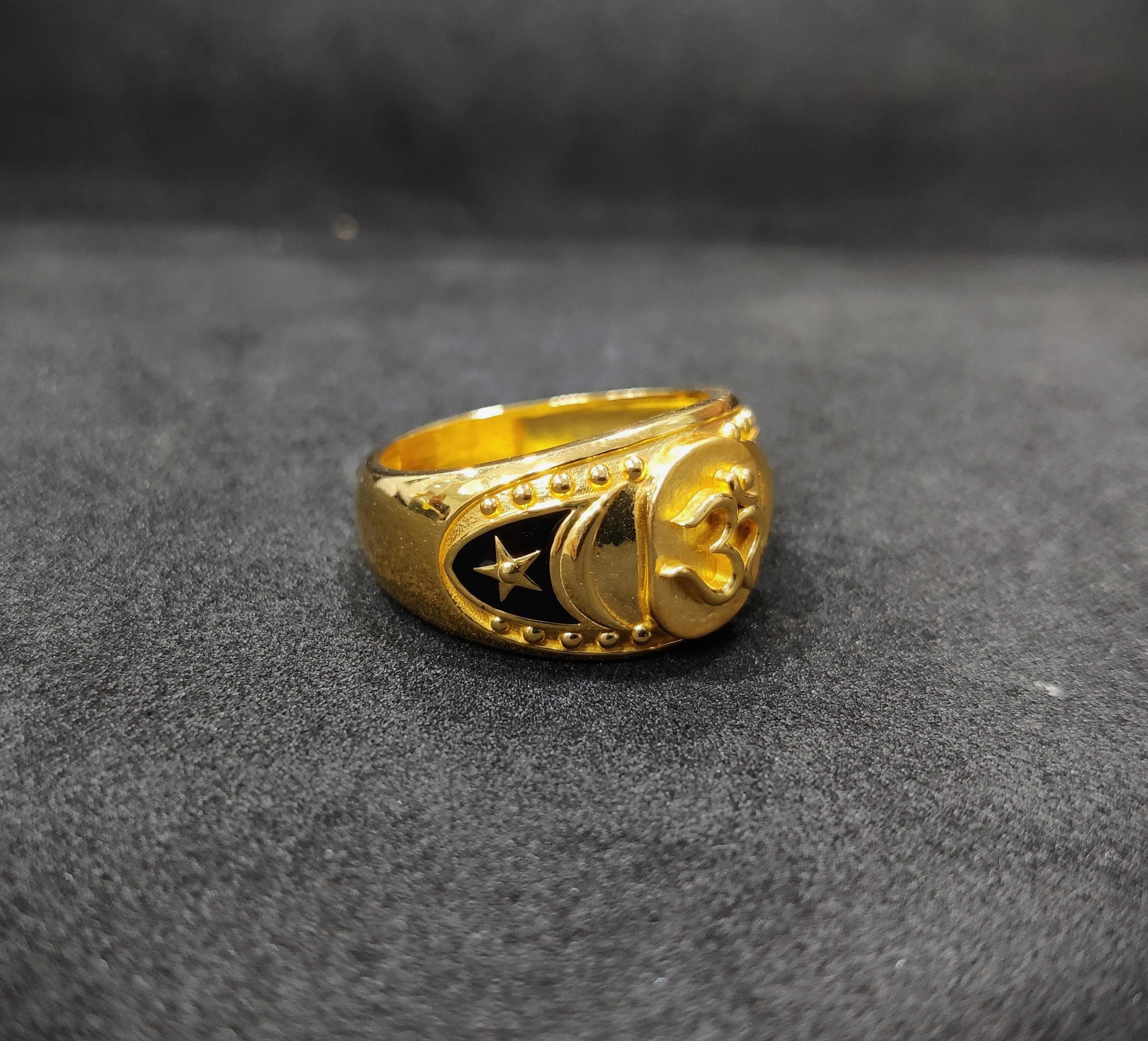 916 Gold Fancy Om Ring