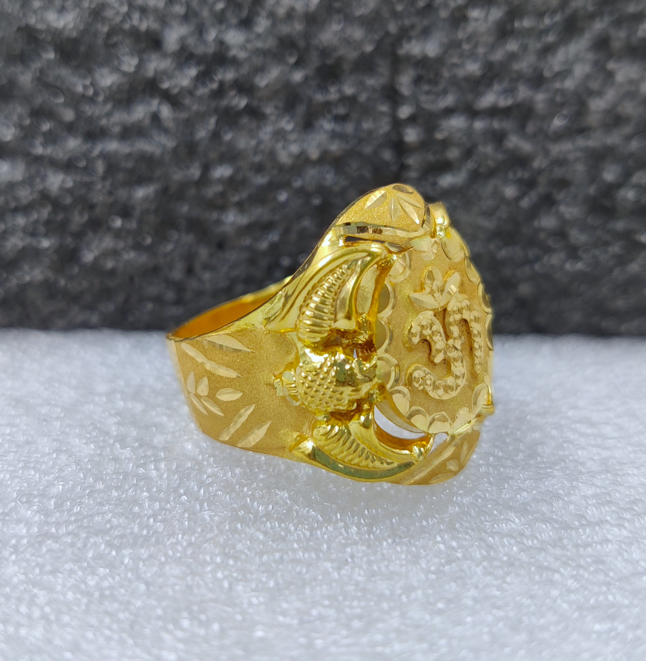 916 Gold Handmade Om Ring-5