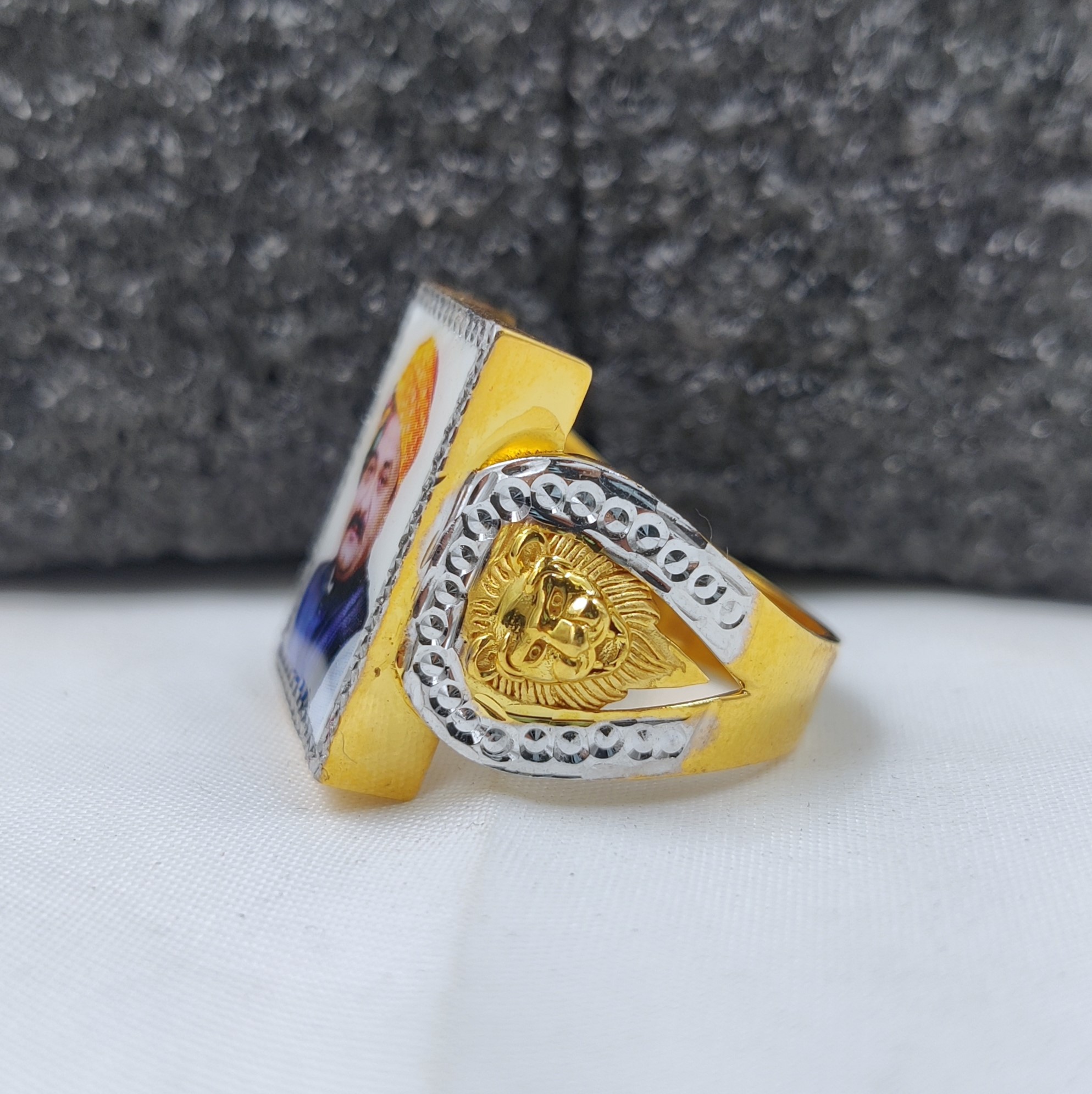 916 Gold Fancy Photo Mina Pendant