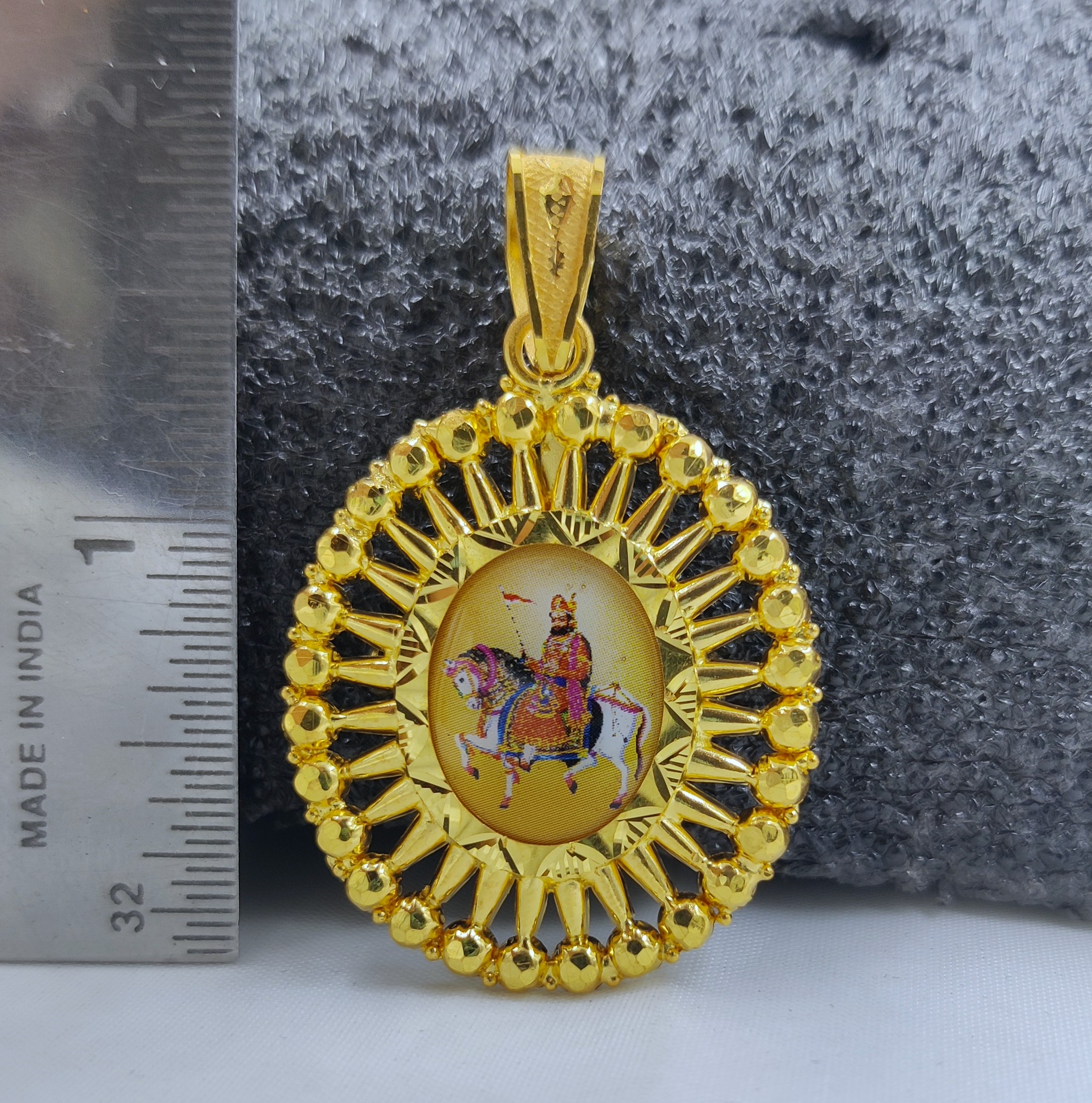 916 Gold Ramdev Pir Photo Frame Pendant-16