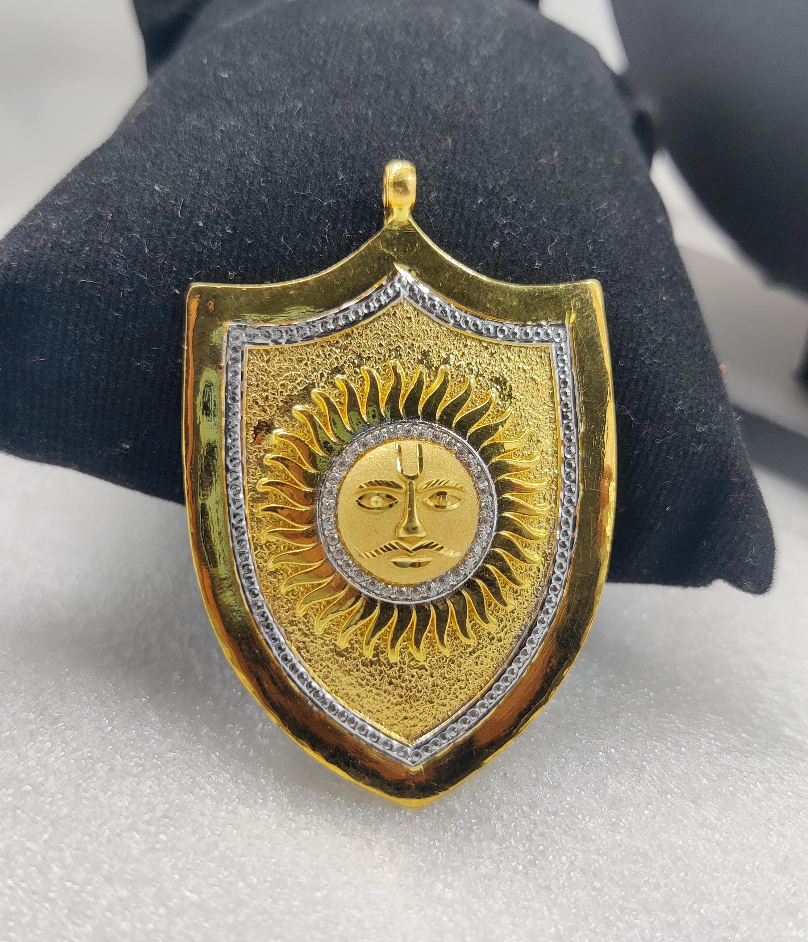 916 Gold Surya Pendant