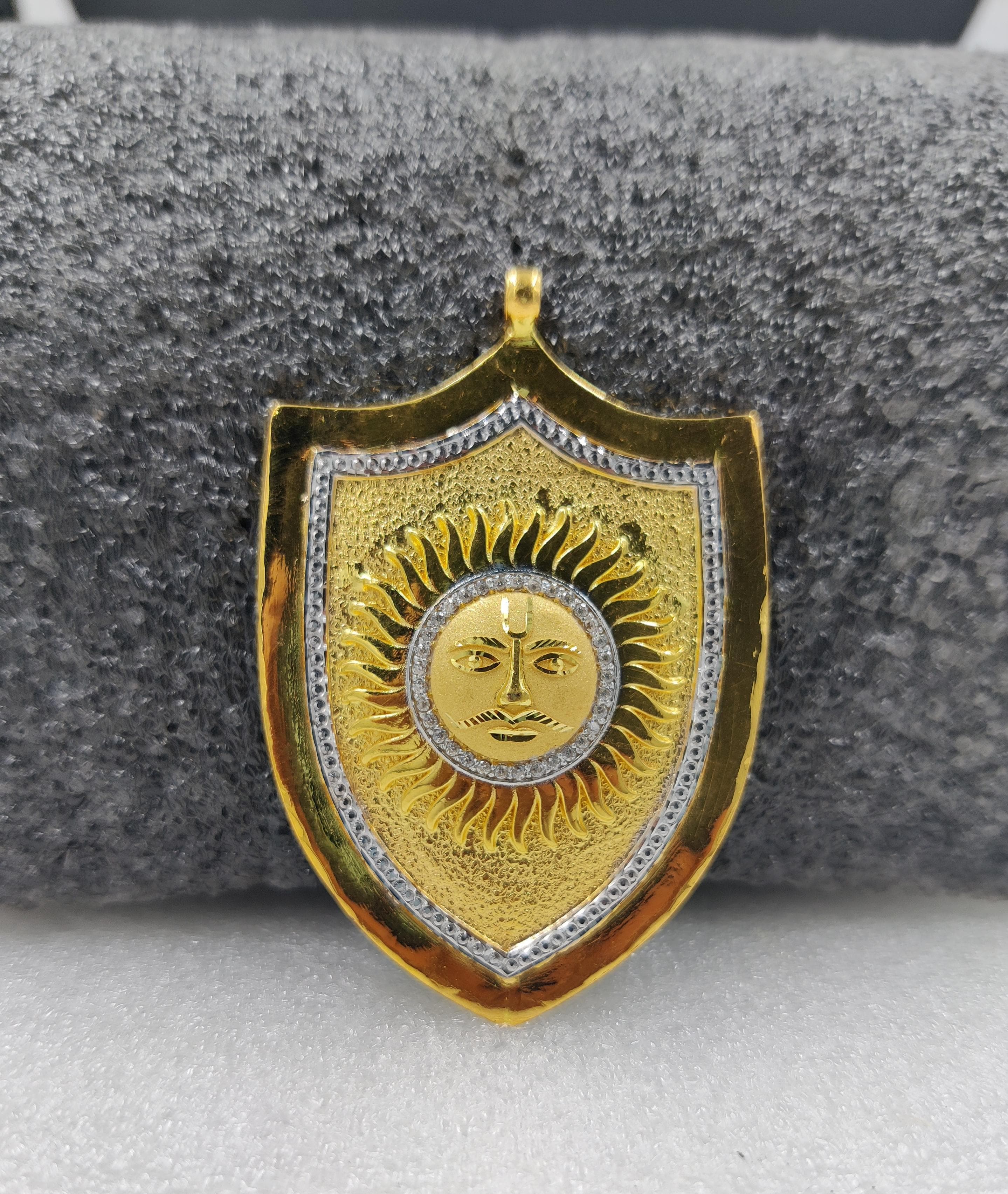 916 Gold Surya Pendant