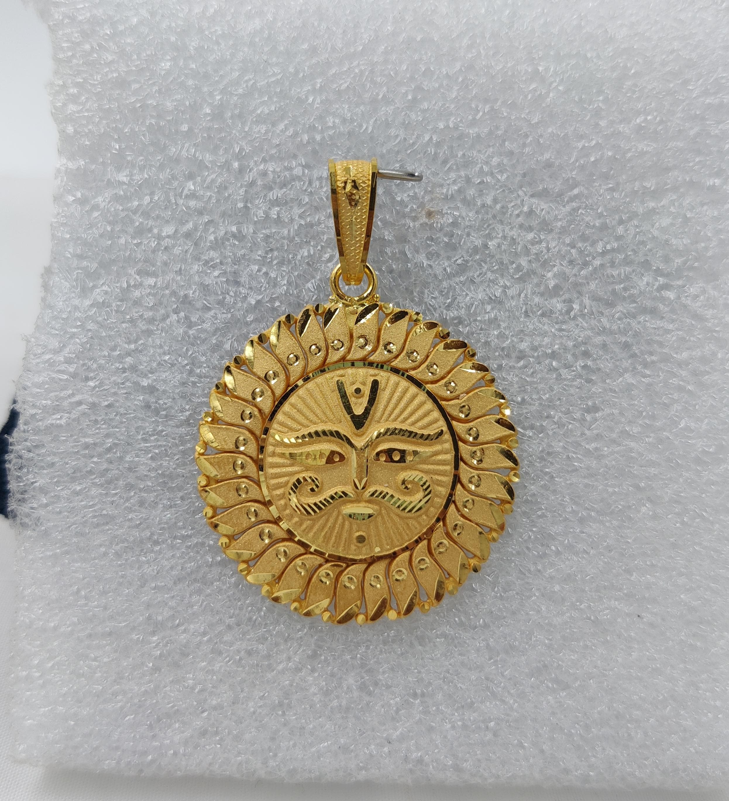 916 Gold Surya Pendant