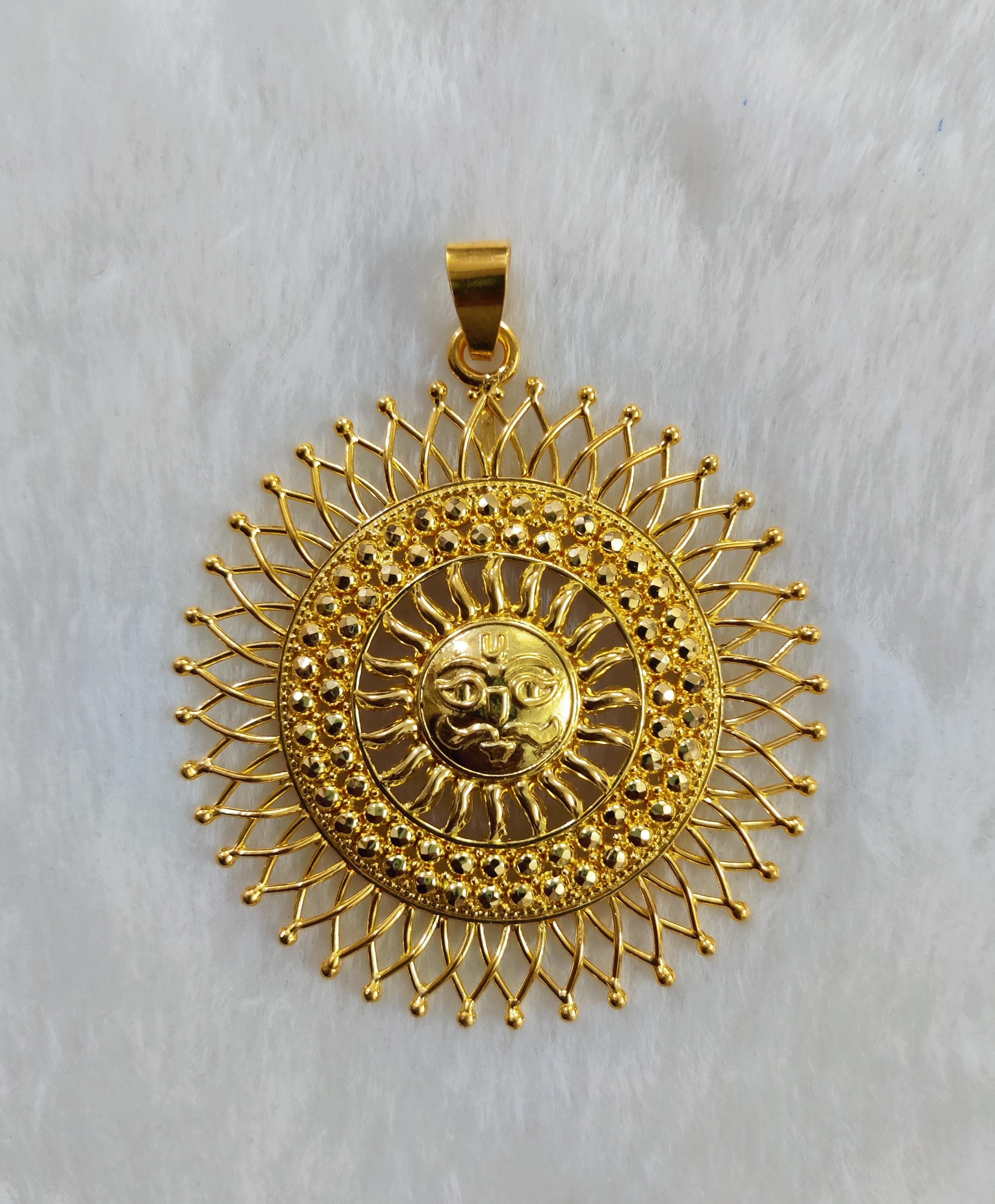 916 Gold Surya Pendant