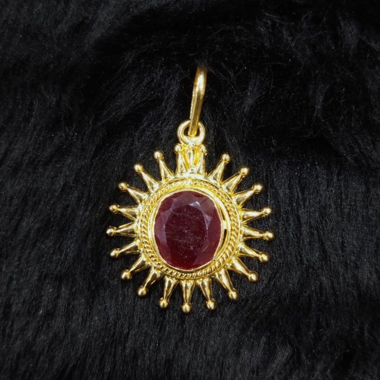 916 Gold Fancy Singal Stone Pendant